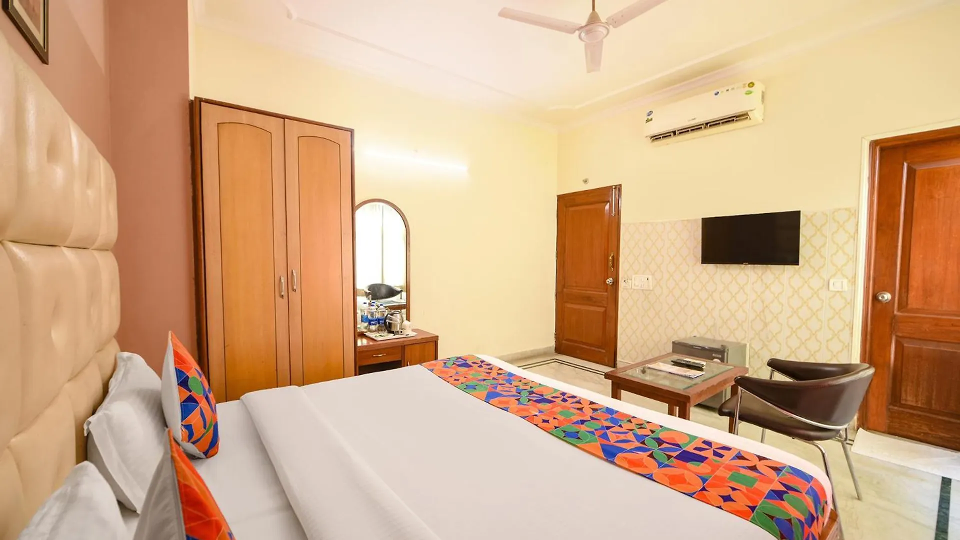 Hotel Gracious Gurgaon