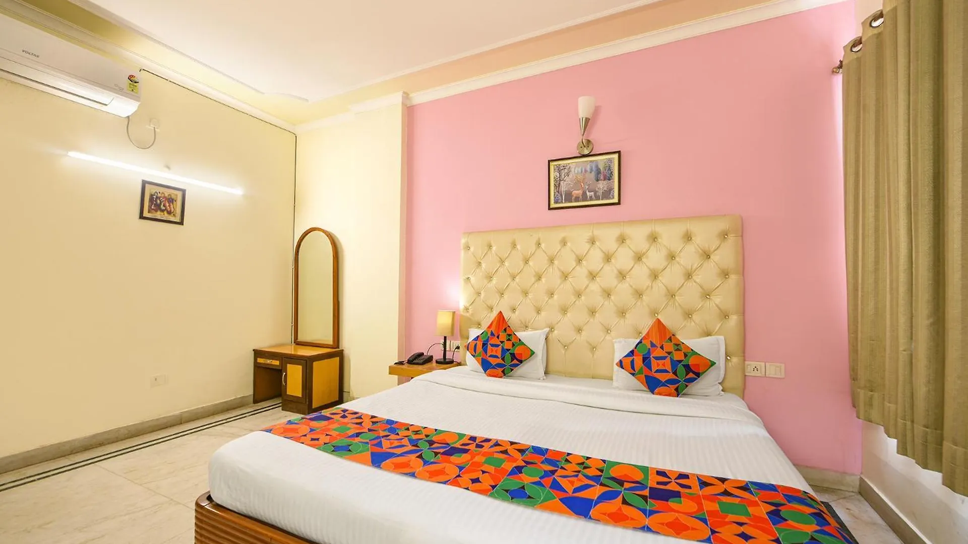 Hotel Gracious Gurgaon