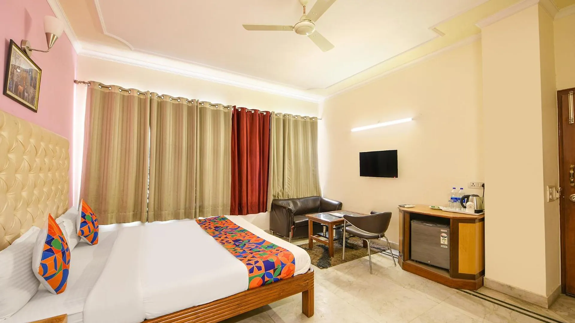 Hotel Gracious Gurgaon