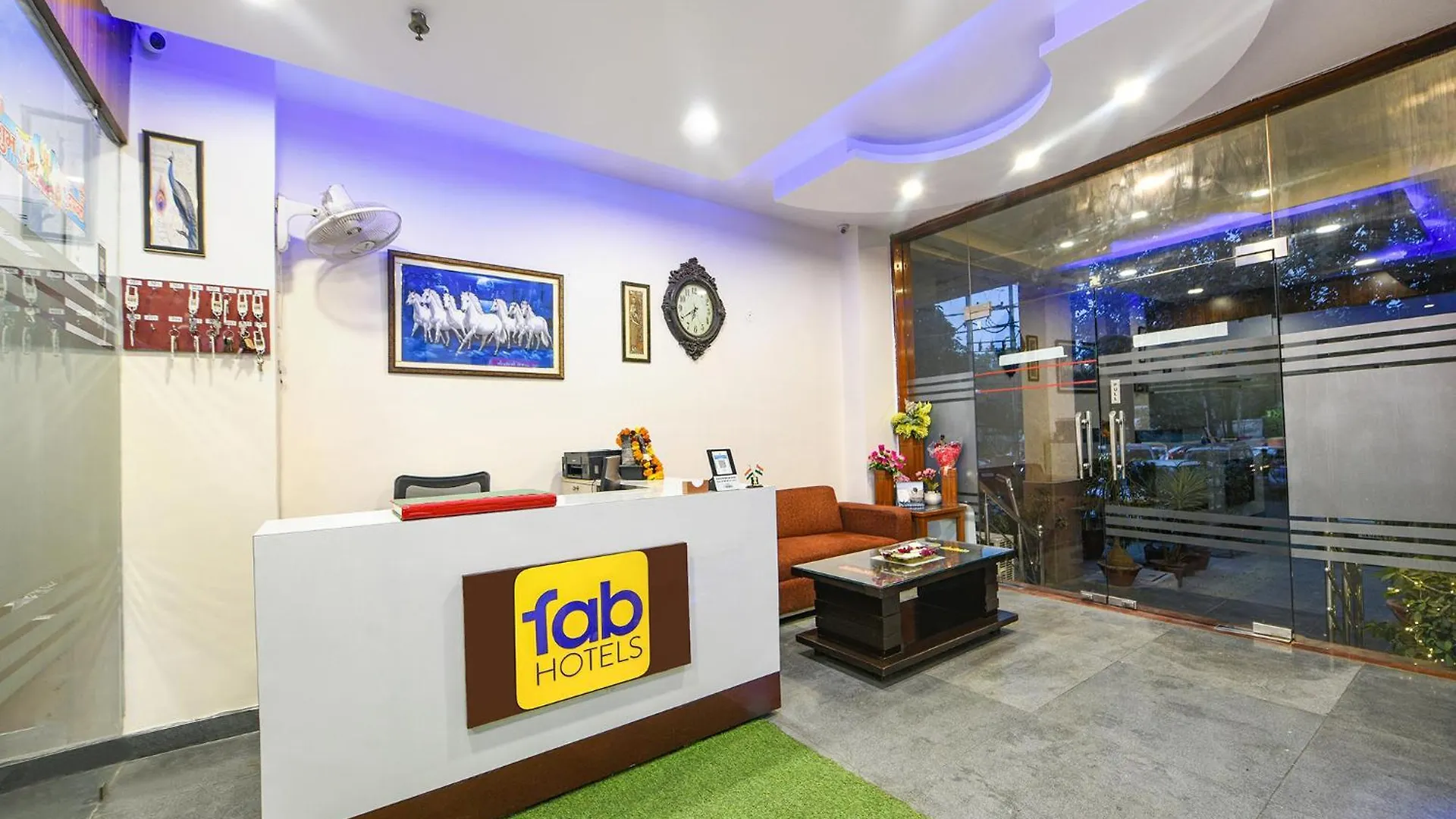 Hotel Gracious Gurgaon 3*,